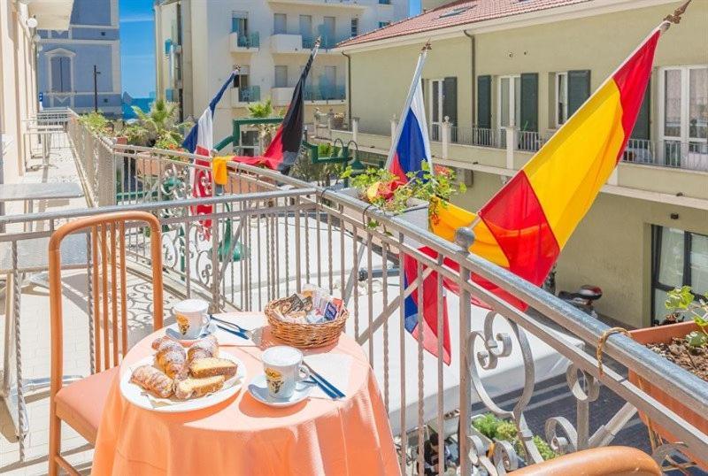 Hotel Stella D'Italia - Nuova Gestione ริมินี ภายนอก รูปภาพ
