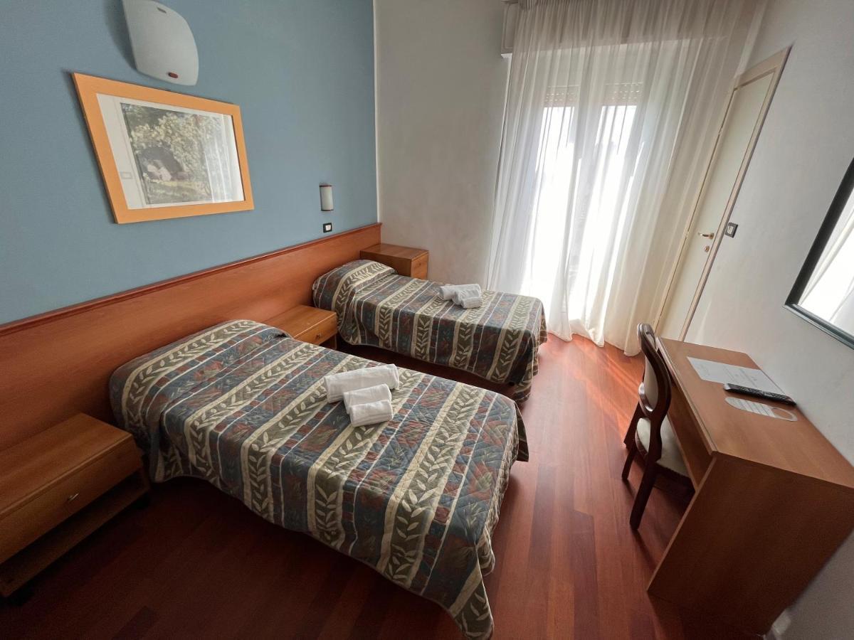 Hotel Stella D'Italia - Nuova Gestione ริมินี ภายนอก รูปภาพ